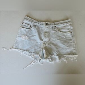 Levi's Light Wash Raw Hem Denim Shorts Womens Sz 8.